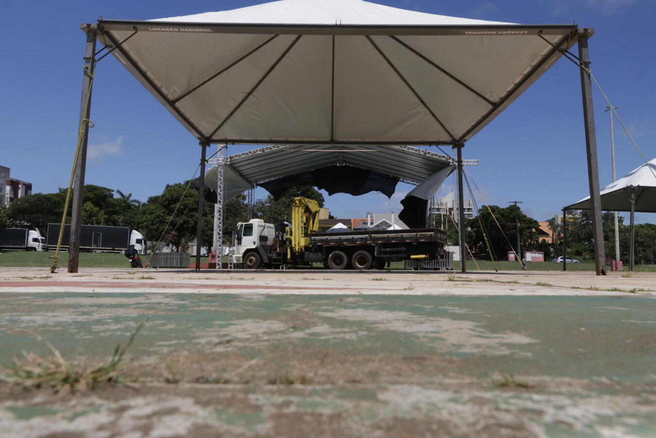 Palcos no Diva Paim Barth estão sendo montados para shows que seguem até domingo (8); Teatro, Biblioteca e Praça da Cultura também receberão atividades