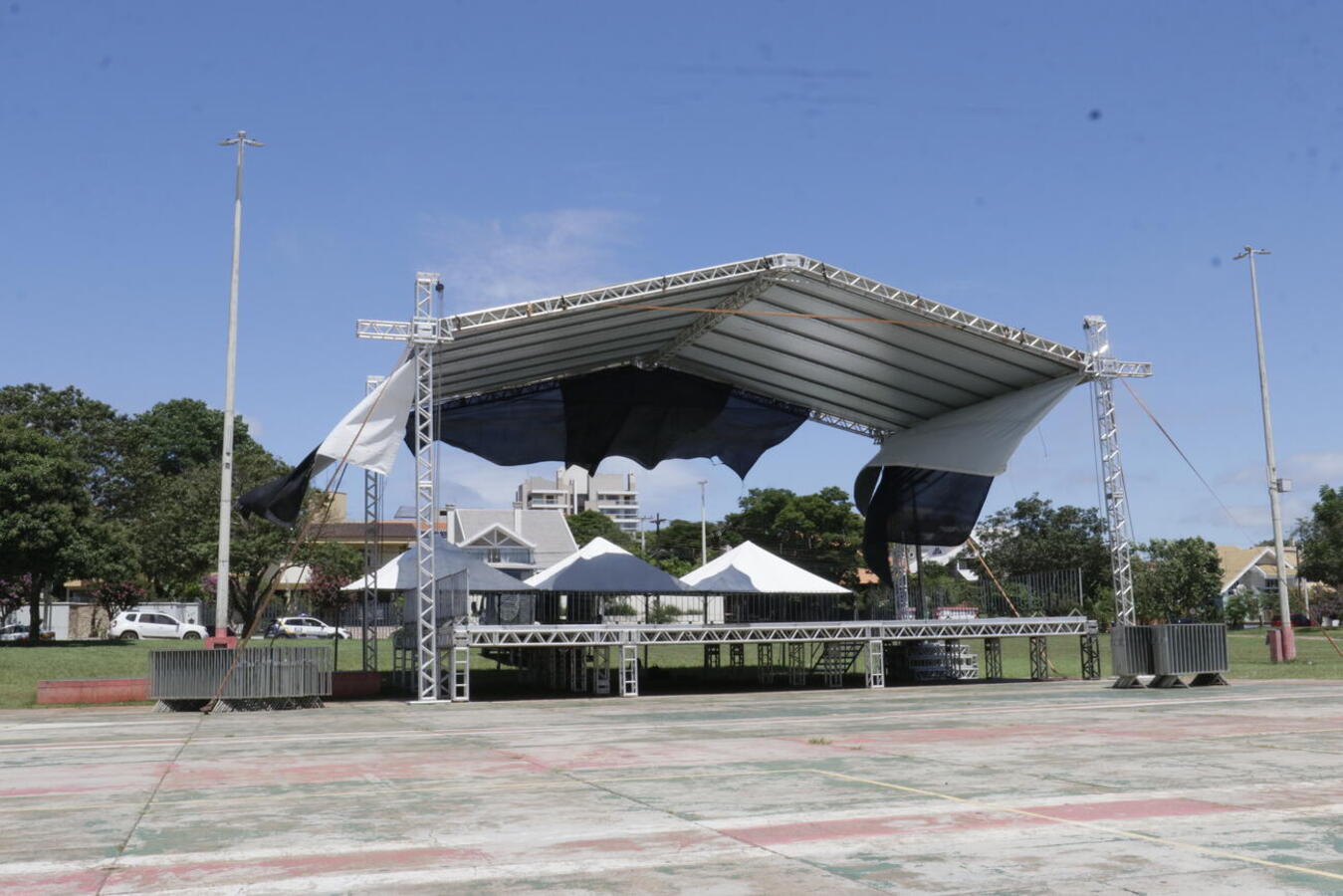 Palcos no Diva Paim Barth estão sendo montados para shows que seguem até domingo (8); Teatro, Biblioteca e Praça da Cultura também receberão atividades