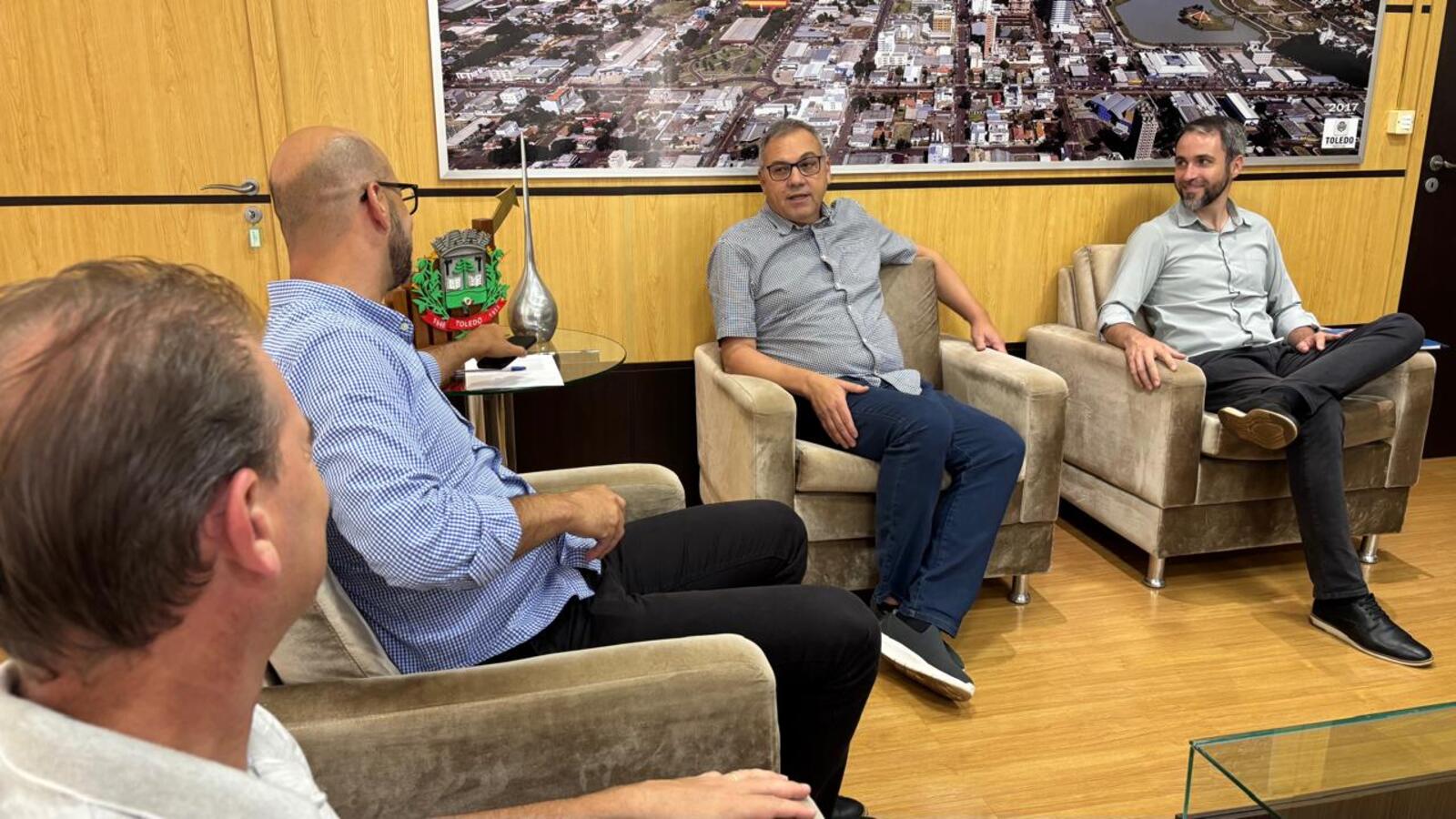 Cristiano Dall’Oglio da Rocha trouxe algumas demandas da Associação Comercial e Empresarial de Toledo ao prefeito Mario Costenaro