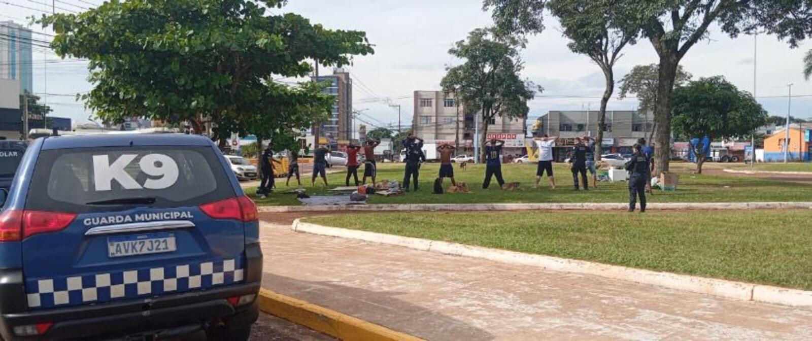 Na tarde desta quinta-feira (2) dez pessoas em situação de rua (PSR) foram abordadas pela Guarda Municipal por suspeita de drogas
