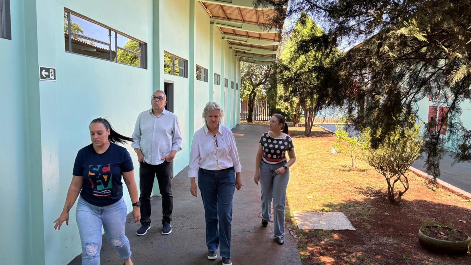 Objetivo das visitas em várias unidades foi conferir de perto como está a estrutura e o que pode ser melhorado antes do reinício das atividades