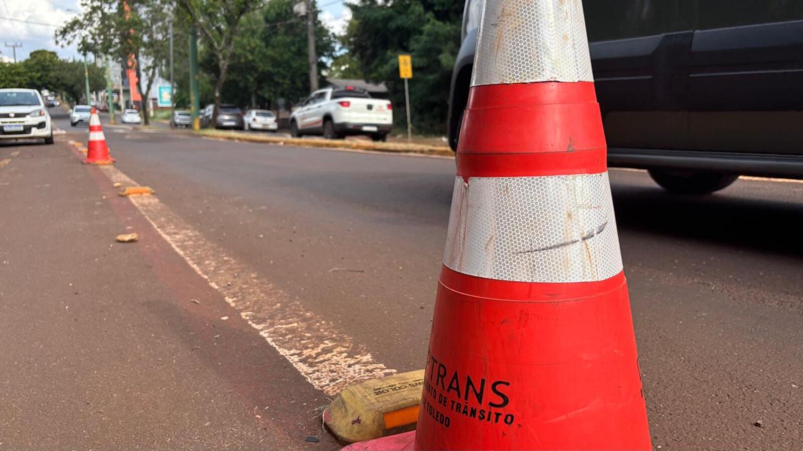 Objetivo é dar mais segurança a quem trafega pelo local para a realização de obras de contenção pela equipe da Secretaria de Infraestrutura Urbana e Rural