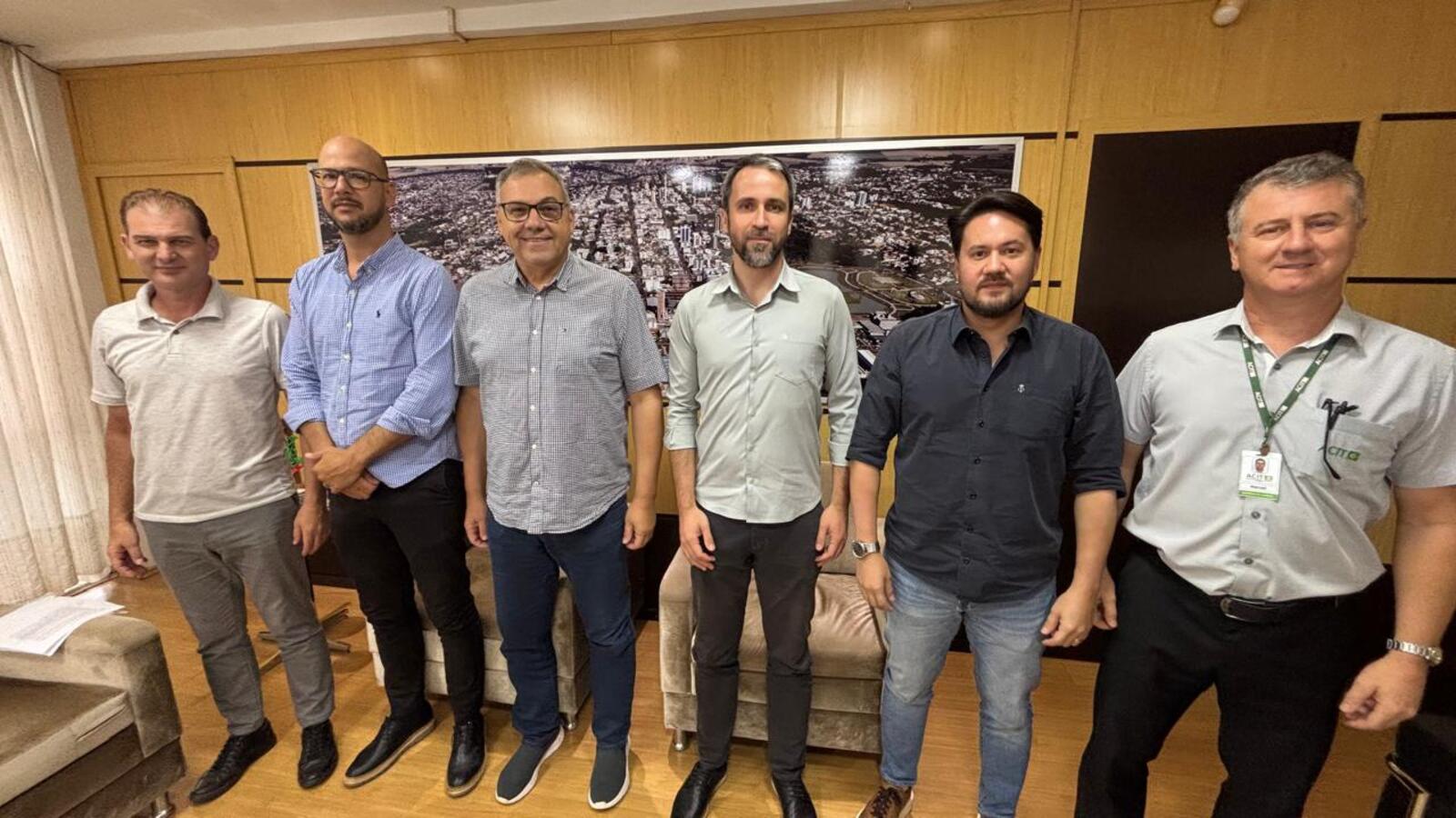 Cristiano Dall’Oglio da Rocha trouxe algumas demandas da Associação Comercial e Empresarial de Toledo ao prefeito Mario Costenaro