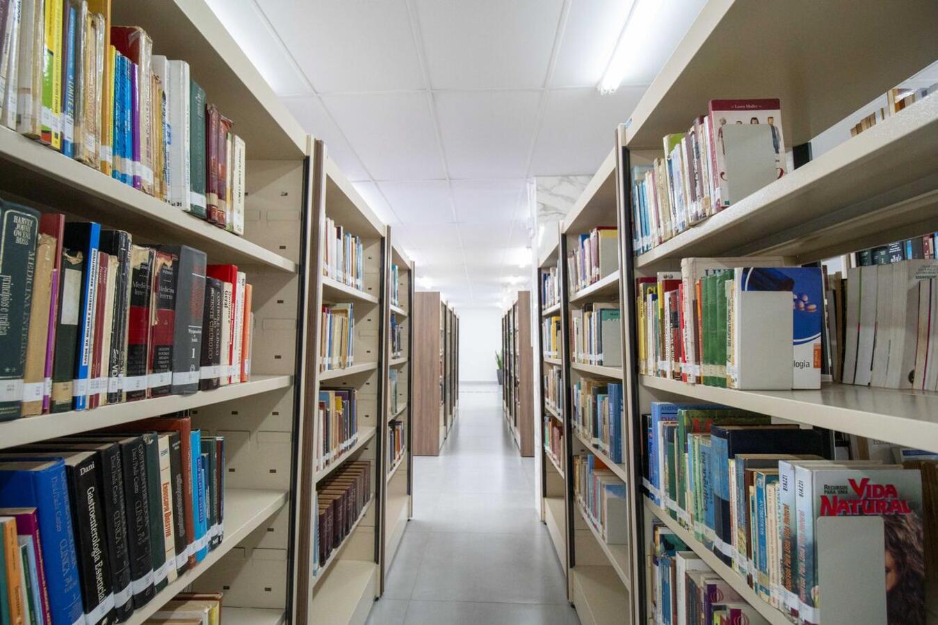 O Dia da Selfie na Estante será realizado nesta quarta-feira (22) na Biblioteca Pública Municipal
