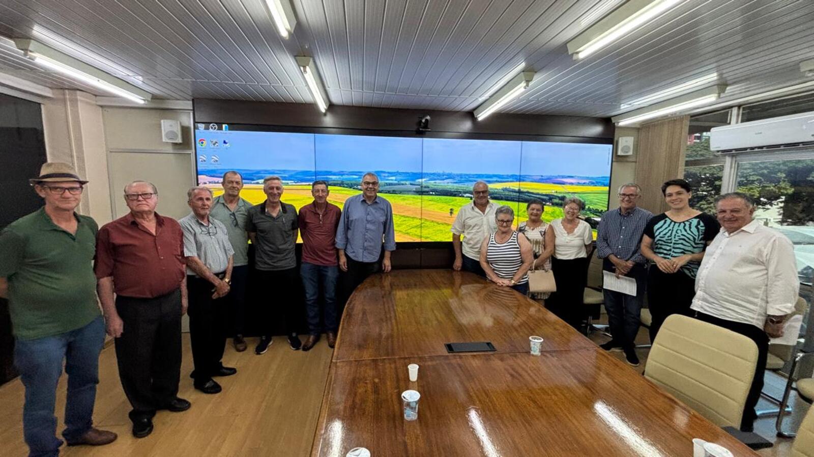 Esta foi a primeira reunião com a comunidade do interior. Representantes da Associação de Idosos de Novo Sobradinho apresentaram uma pauta de reivindicações