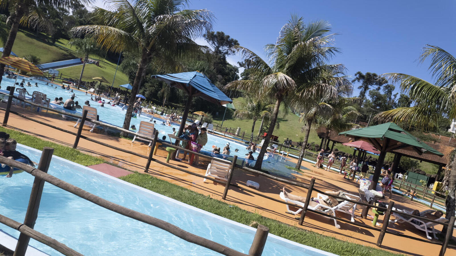 Com média de 250 visitantes por dia neste início de ano, o parque permanece aberto até final de março