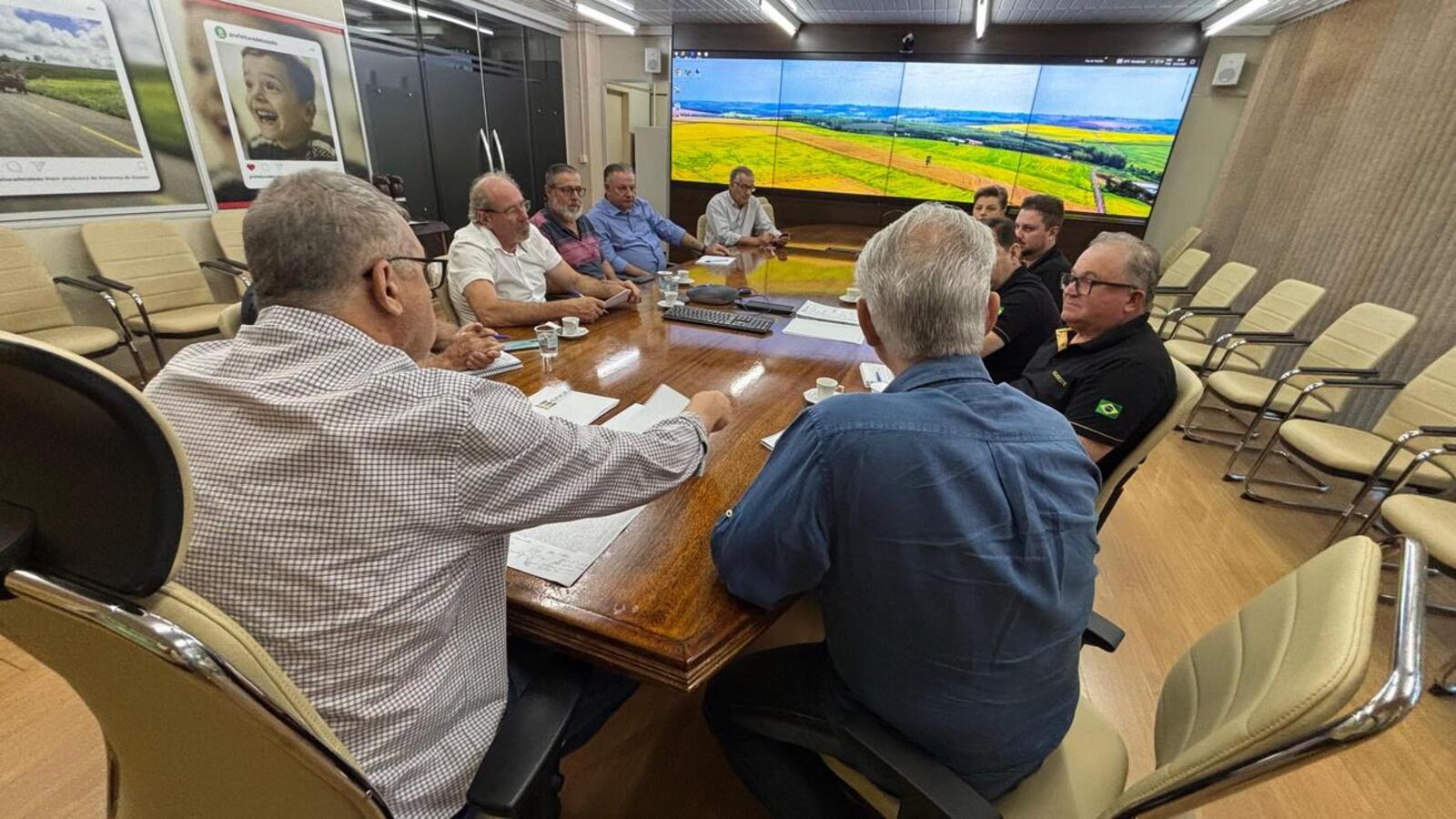 Assuntos relevantes para o setor foram apresentados, na manhã desta quinta-feira (23), por representantes da Associação Regional dos Suinocultores do Oeste