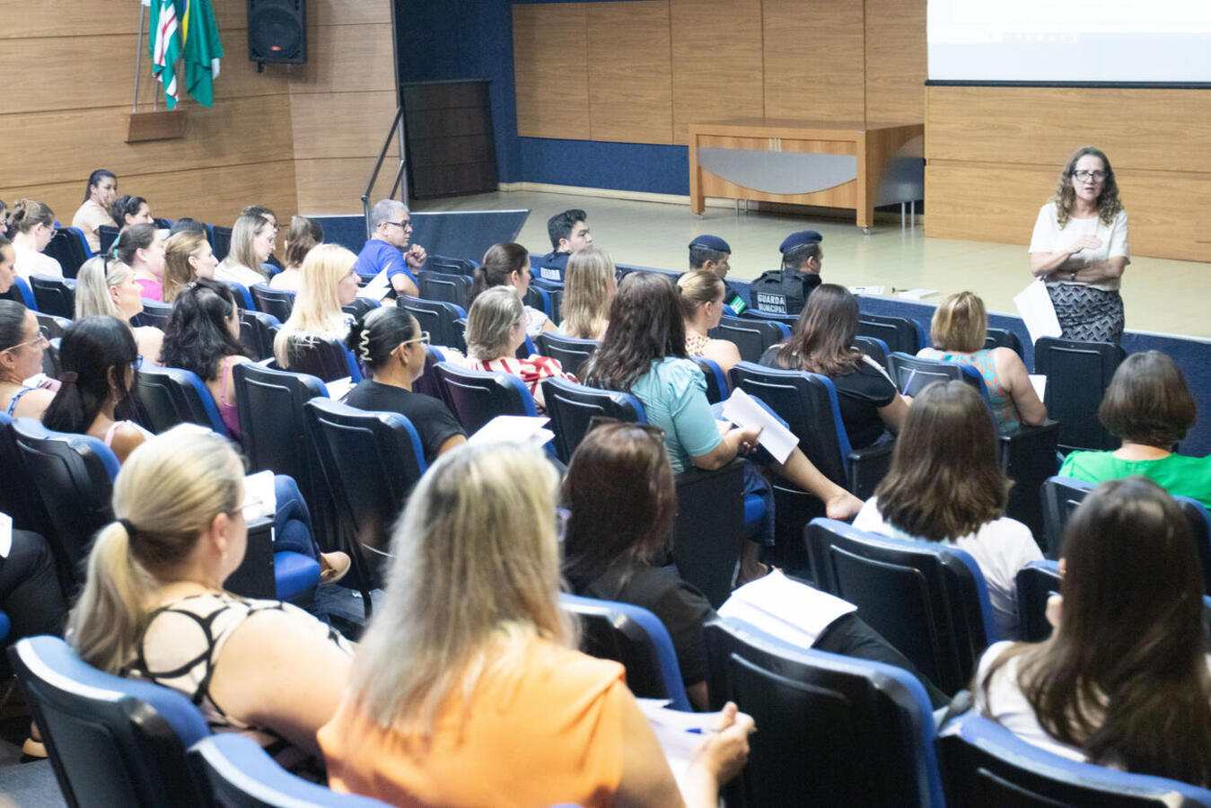 Encontro na tarde desta sexta-feira (24) no Auditório Acary de Oliveira contou ainda com a presença de representantes da Guarda Municipal e do Conselho Tutelar