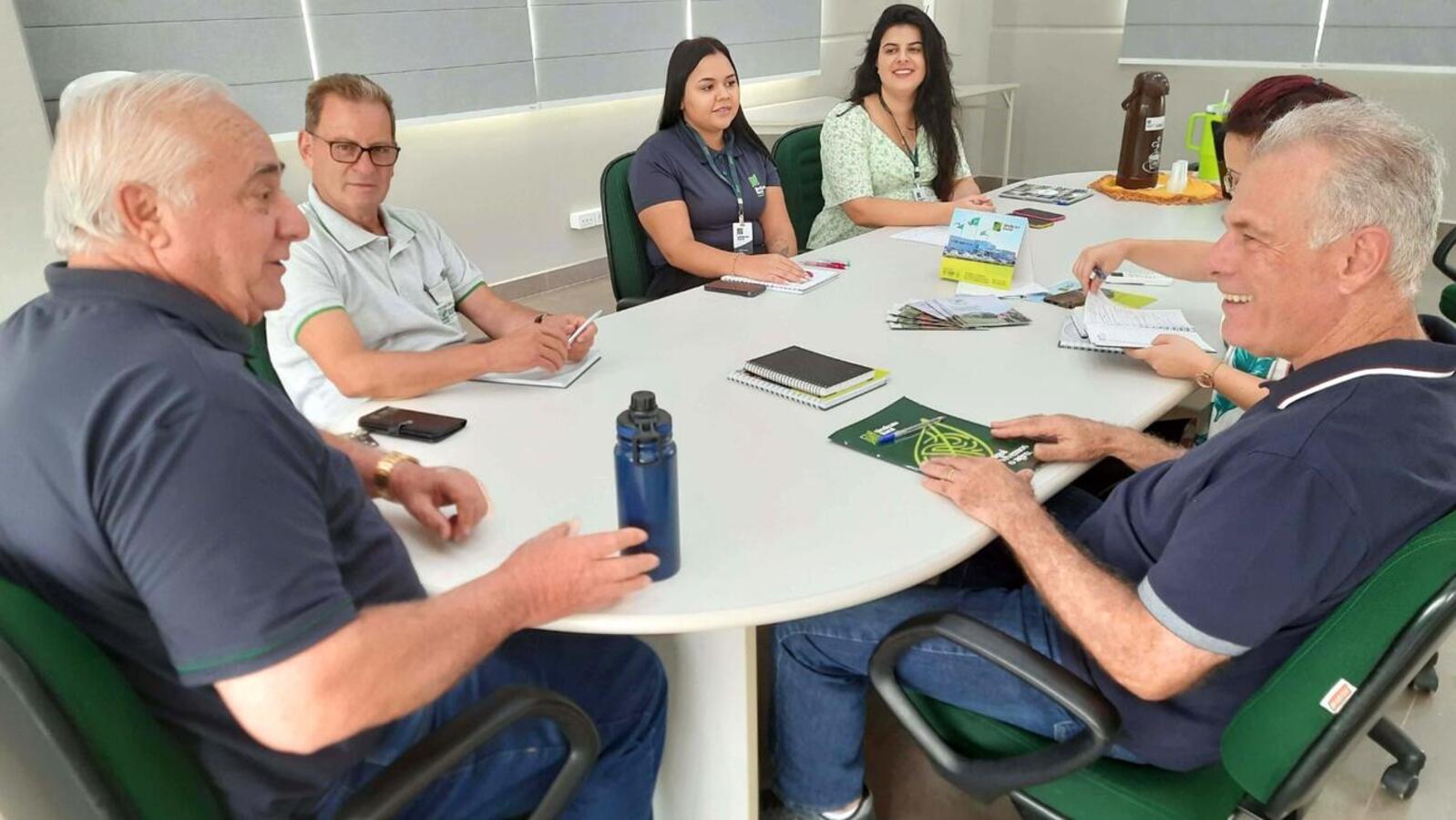 Com o objetivo de contribuir para a agropecuária de Toledo a Secretaria de Desenvolvimento Econômico realizou uma reunião com o Senar-PR