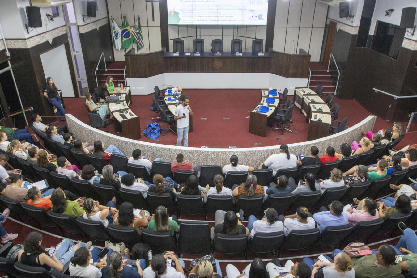 Médica vinculada à SMS supervisionou uma das palestras de ação alusiva à Semana de Conscientização e Prevenção da Asfixia Mecânica por Corpo Estranho