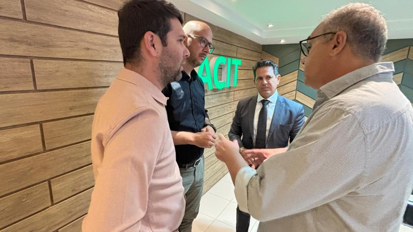 Foi o primeiro encontro oficial entre o prefeito Mario Costenaro e o secretário Thiago D’Arisbo com a Associação Comercial e Empresarial de Toledo