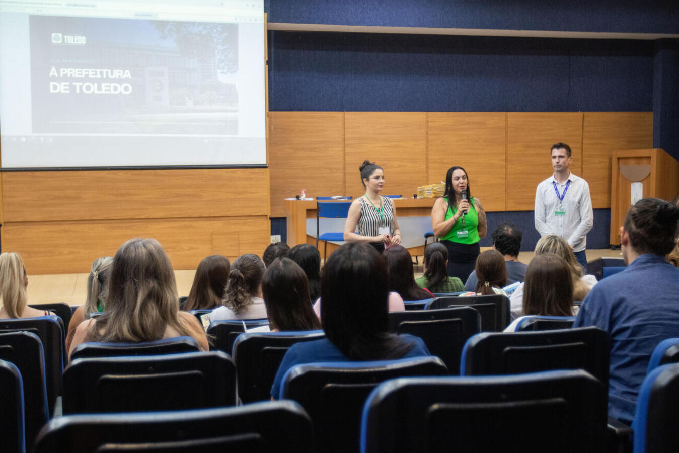 Assinatura do termo ocorreu nesta segunda-feira (3) nos períodos matutino e vespertino; provimento de colaboradores é efetivo, no cargo de professor II T20