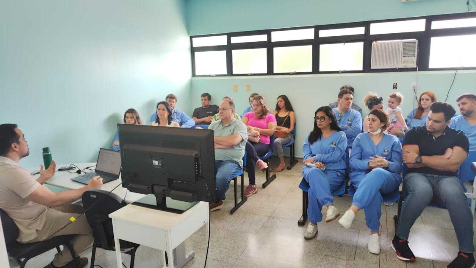 Departamento de Urgência e Emergência em parceria com a Vigilância Sanitária realizaram uma capacitação interna no PAM e UPA de Toledo
