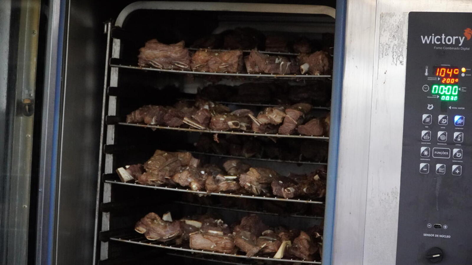 “Todo o alimento produzido na Cozinha Social e encaminhado para consumo da população é feito com todo o capricho de nossa equipe”