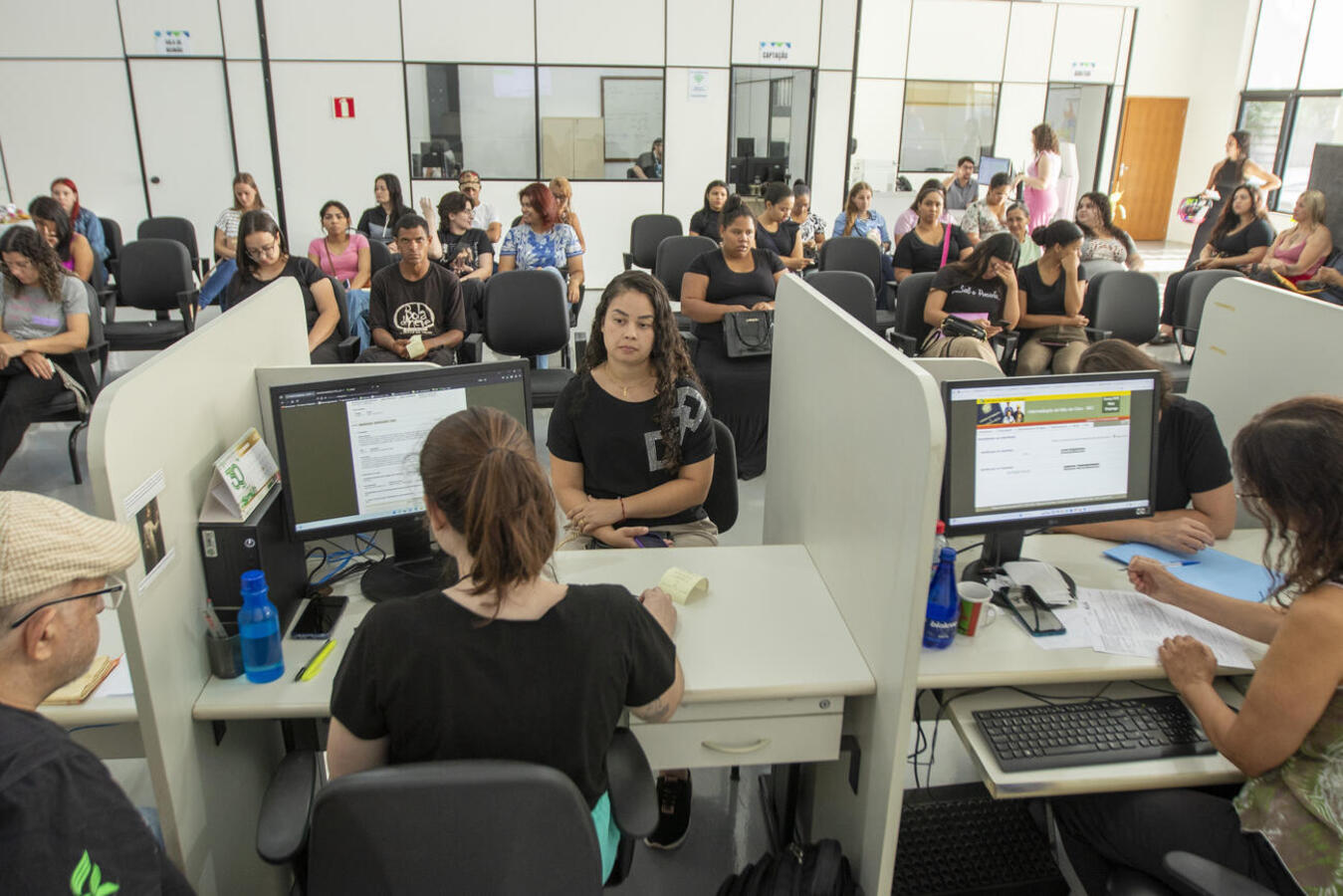 O “Dia M da Empregabilidade Feminina” foi realizado na manhã desta quinta (27) na unidade local da Agência do Trabalhador e ofereceu momentos exclusivos para elas