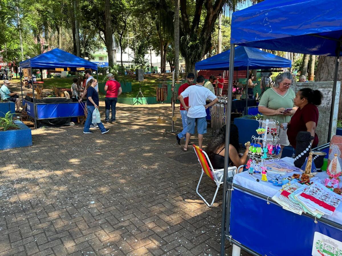 Ato foi realizado sábado (1º) na Praça Willy Barth, durante a Feira de Arte e Artesanato, e foi seguido por momento musical com professores da Casa da Cultura