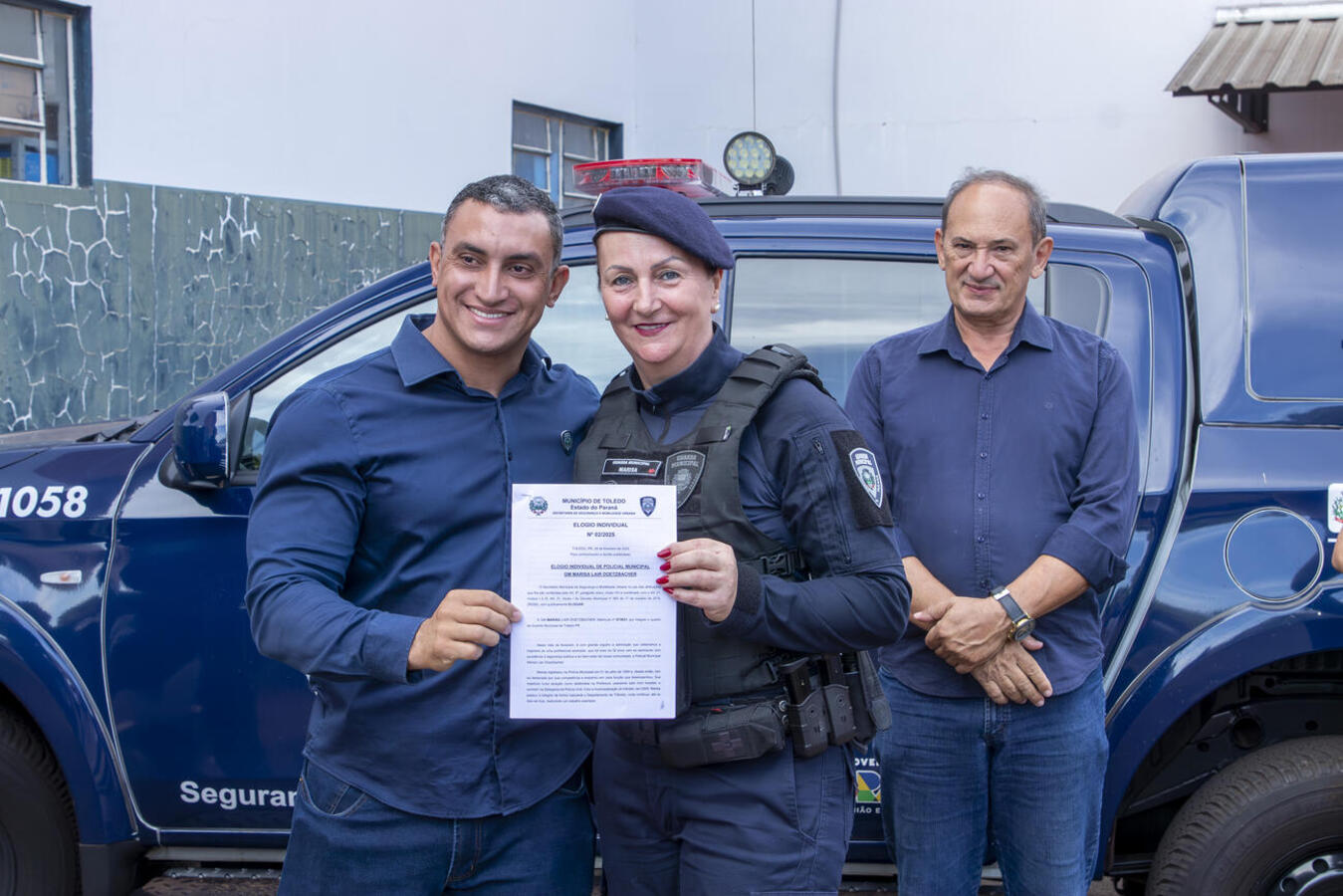 Marisa Lair Doetzbacher, com 30 anos de trabalho na Guarda Municipal de Toledo, recebeu a homenagem da corporação