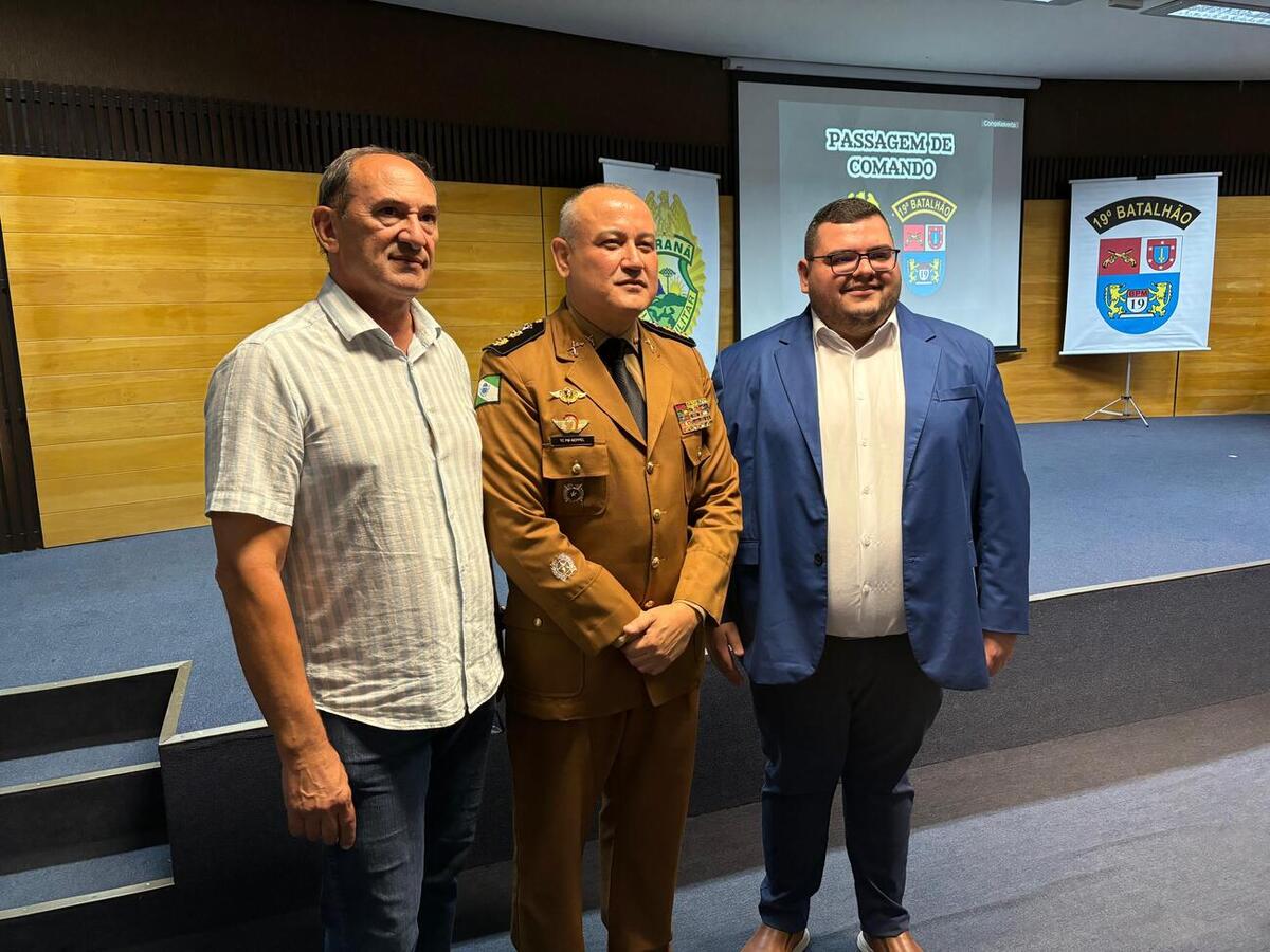 O vice-prefeito Lucio De Marchi discursou após a cerimônia de passagem do 19º Batalhão de Polícia Militar