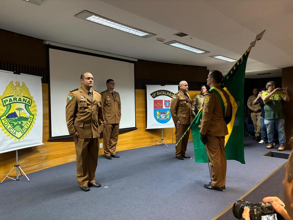 O vice-prefeito Lucio De Marchi discursou após a cerimônia de passagem do 19º Batalhão de Polícia Militar
