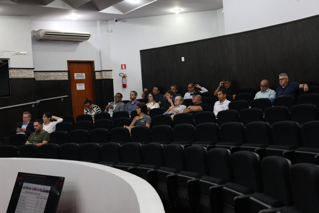 No Plenário da Câmara Municipal, prestação de contas referente ao 3º quadrimestre de 2024 ocorreu em audiência pública realizada na tarde desta terça-feira (25)