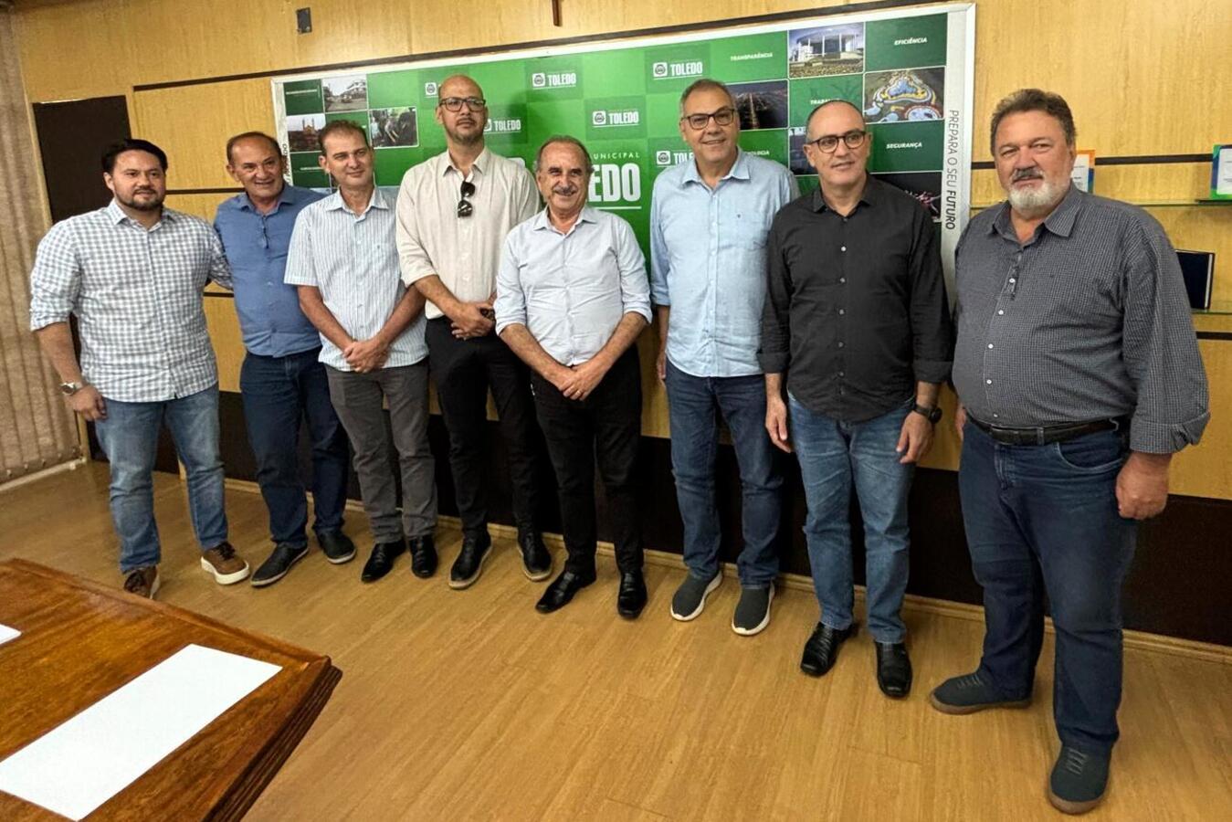 Integrantes dos governos Mario Costenaro e Renato Silva, da Acit e da Acic conversaram, nesta quinta (6), sobre temas em comum entre os dois municípios