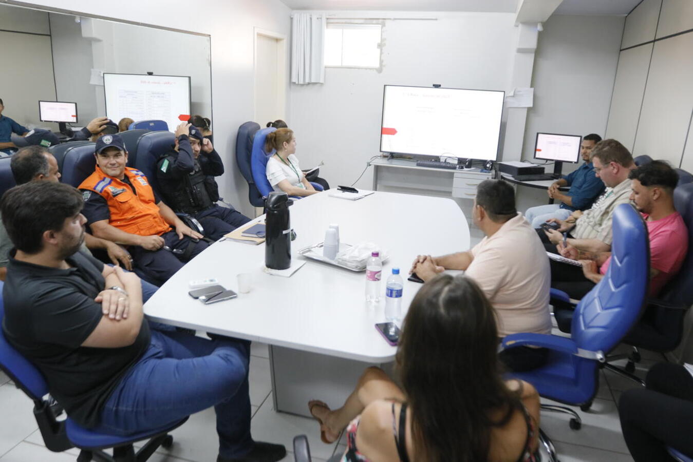 Reunião na sede da Secretaria Municipal de Saúde, na tarde desta terça-feira (11), tratou de ações realizadas e planejadas para conter o Aedes aegypti em Toledo