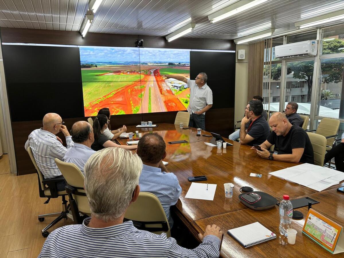 Representantes do DER-PR foram recebidos por uma equipe da prefeitura e discutiram a viabilidade de continuar o projeto