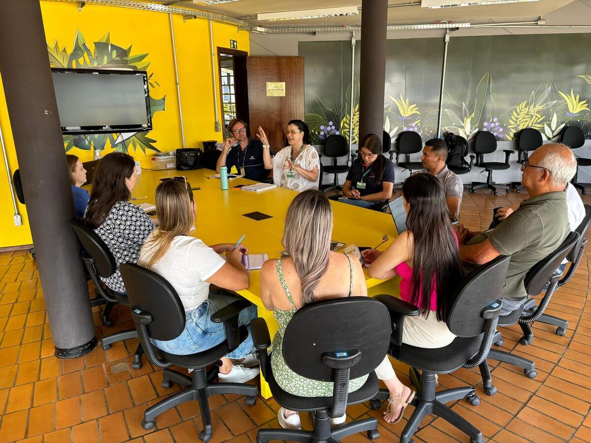 Diferentes secretarias e instituições participaram da reunião para oferecer atividades lúdicas e educativas sobre o tema