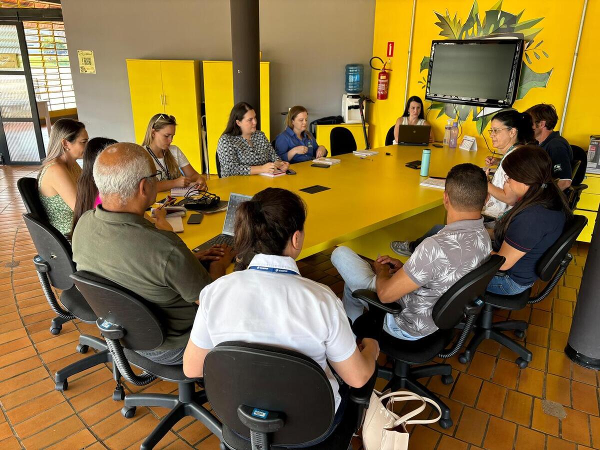 Diferentes secretarias e instituições participaram da reunião para oferecer atividades lúdicas e educativas sobre o tema