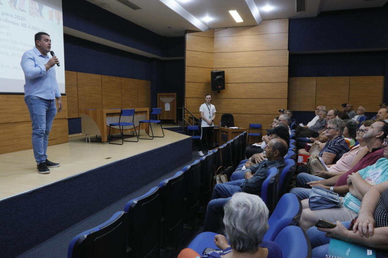 Políticas públicas continuadas voltadas a entidades e o público por elas atendido foram detalhadas nesta terça-feira (4) em encontro no Auditório Acary de Oliveira