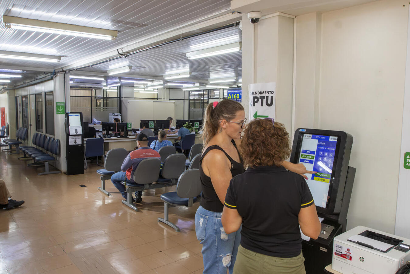 O aparelho foi instalado no hall de entrada da Prefeitura para facilitar o acesso do contribuinte a diversos serviços sem a necessidade de esperar em filas