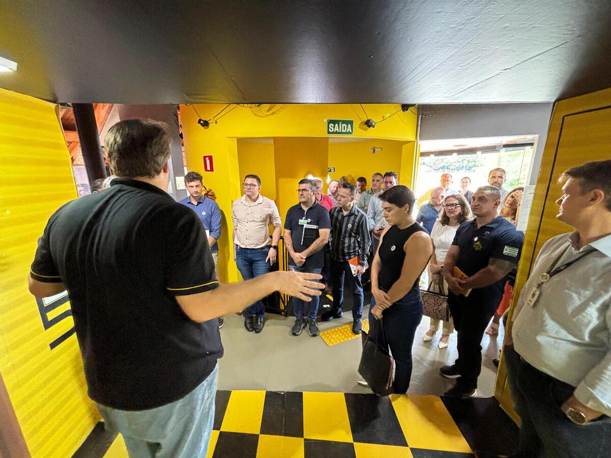 O prefeito e a equipe de secretariado conheceram os espaços voltados a ciência e tecnologia, após a reunião semanal