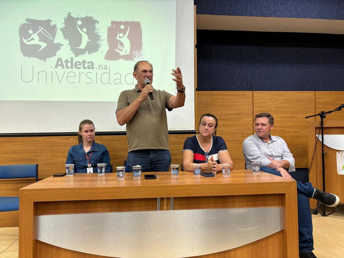Participaram do evento aproximadamente 40 atletas selecionados para o programa, e que vão receber uma bolsa-incentivo