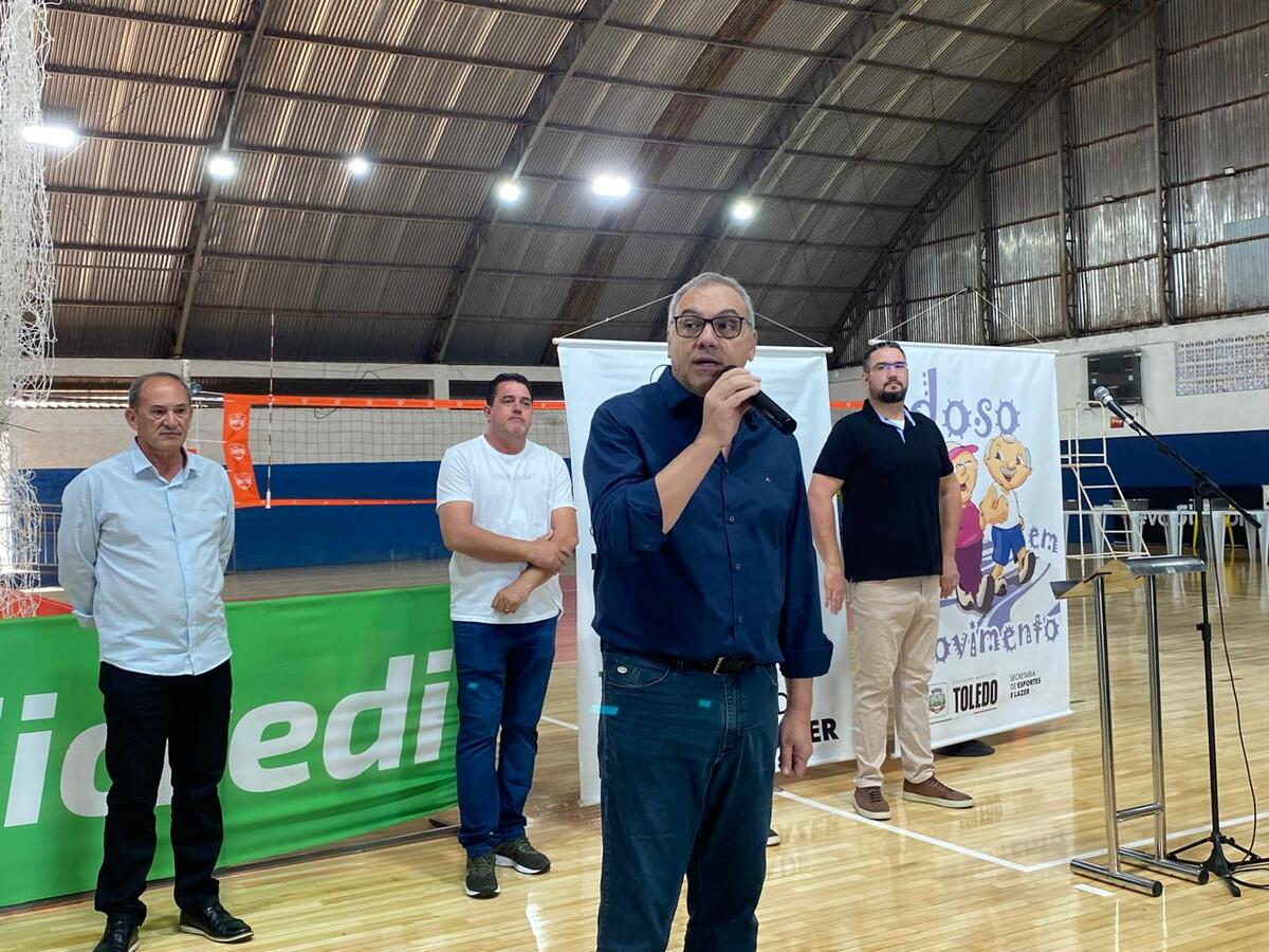 O município de Toledo celebrou a abertura da 2ª edição do Circuito Oeste de Vôlei Câmbio na manhã desta sexta-feira (21)