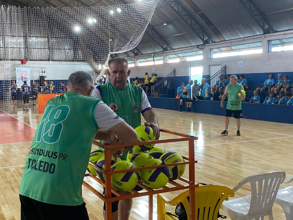 O município de Toledo celebrou a abertura da 2ª edição do Circuito Oeste de Vôlei Câmbio na manhã desta sexta-feira (21)