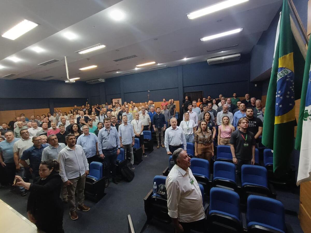 Foi autorizada uma emenda para aquisição de três viaturas para Patrulha Rural e mais R$ 10 milhões para recuperação do aeroporto