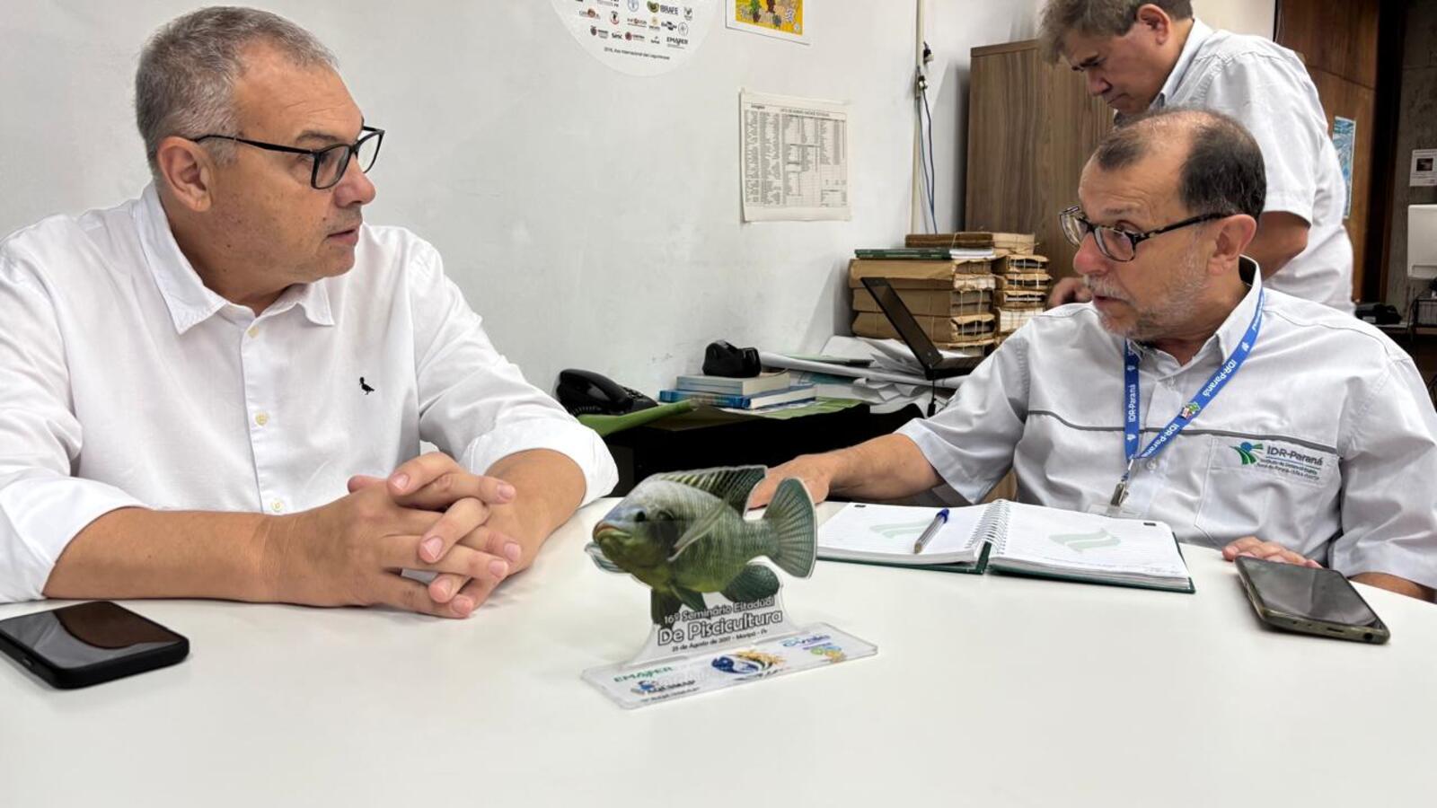 Prefeito Mario Costenaro esteve no IDR-PR. Grupo de trabalho organiza amplo encontro para ser realizado em maio (Crédito: Márcio Pimentel)