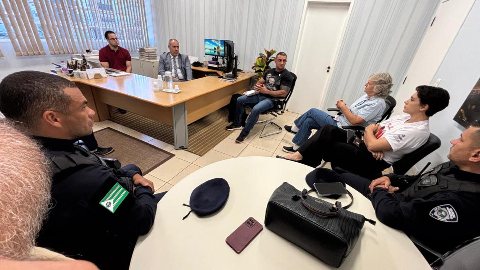 Representantes da Prefeitura de Toledo se reuniram com o promotor público José Roberto Moreira sobre abordagem a Pessoas em Situação de Rua
