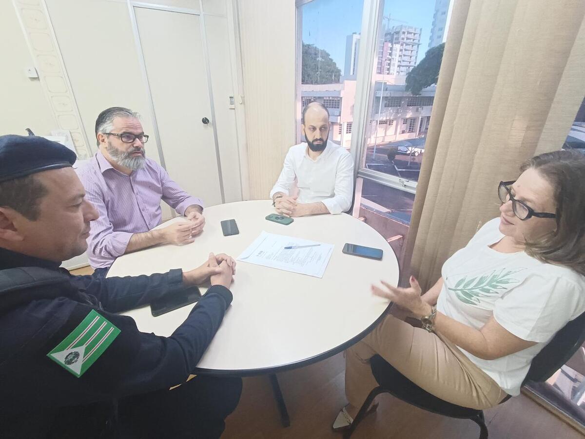 Encontro na manhã desta terça (18) definiu ações que serão executadas para que dispositivos de segurança estejam nos estabelecimentos no menor tempo possível