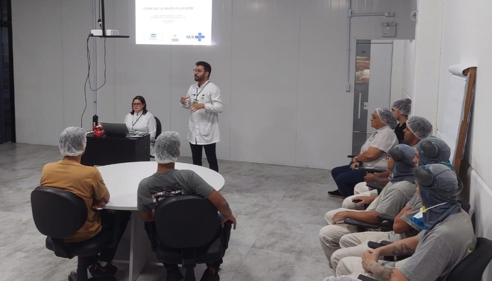 O Março Cinza evidencia o Dia Mundial da Saúde Bucal e promove ações educativas para destacar a importância da higiene preventiva