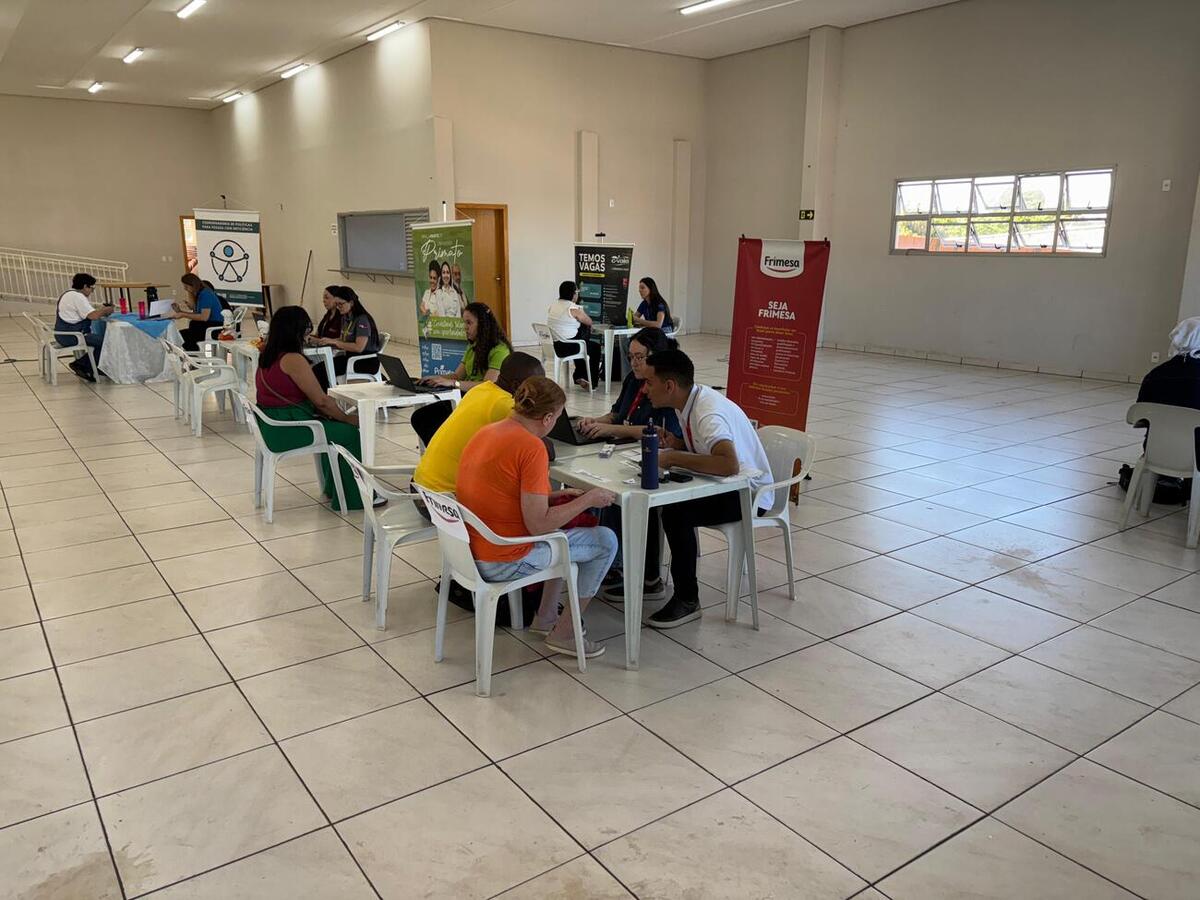 Com mais de 700 postos de trabalho disponíveis, primeira edição do evento em 2025 foi realizada nesta sexta (21) no Centro Multiuso do Panorama/São Francisco