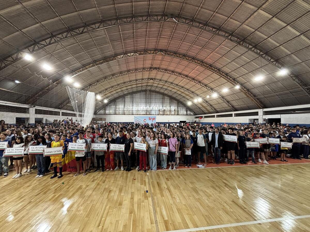 Evento contou com desfile da tocha e acendimento da pira olímpica. Atletas também fizeram o juramento para os jogos