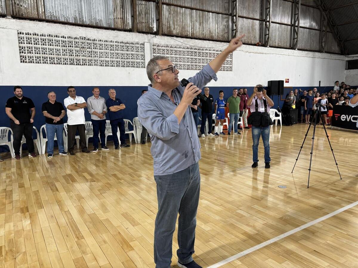Evento contou com desfile da tocha e acendimento da pira olímpica. Atletas também fizeram o juramento para os jogos