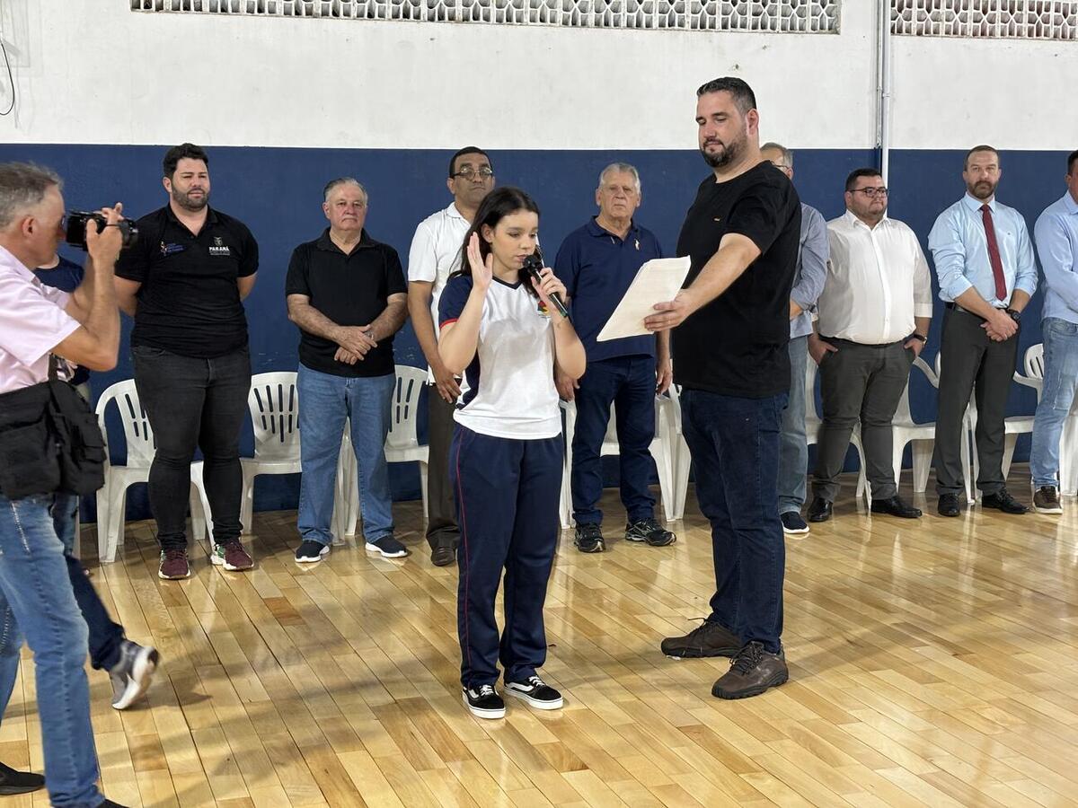 Evento contou com desfile da tocha e acendimento da pira olímpica. Atletas também fizeram o juramento para os jogos