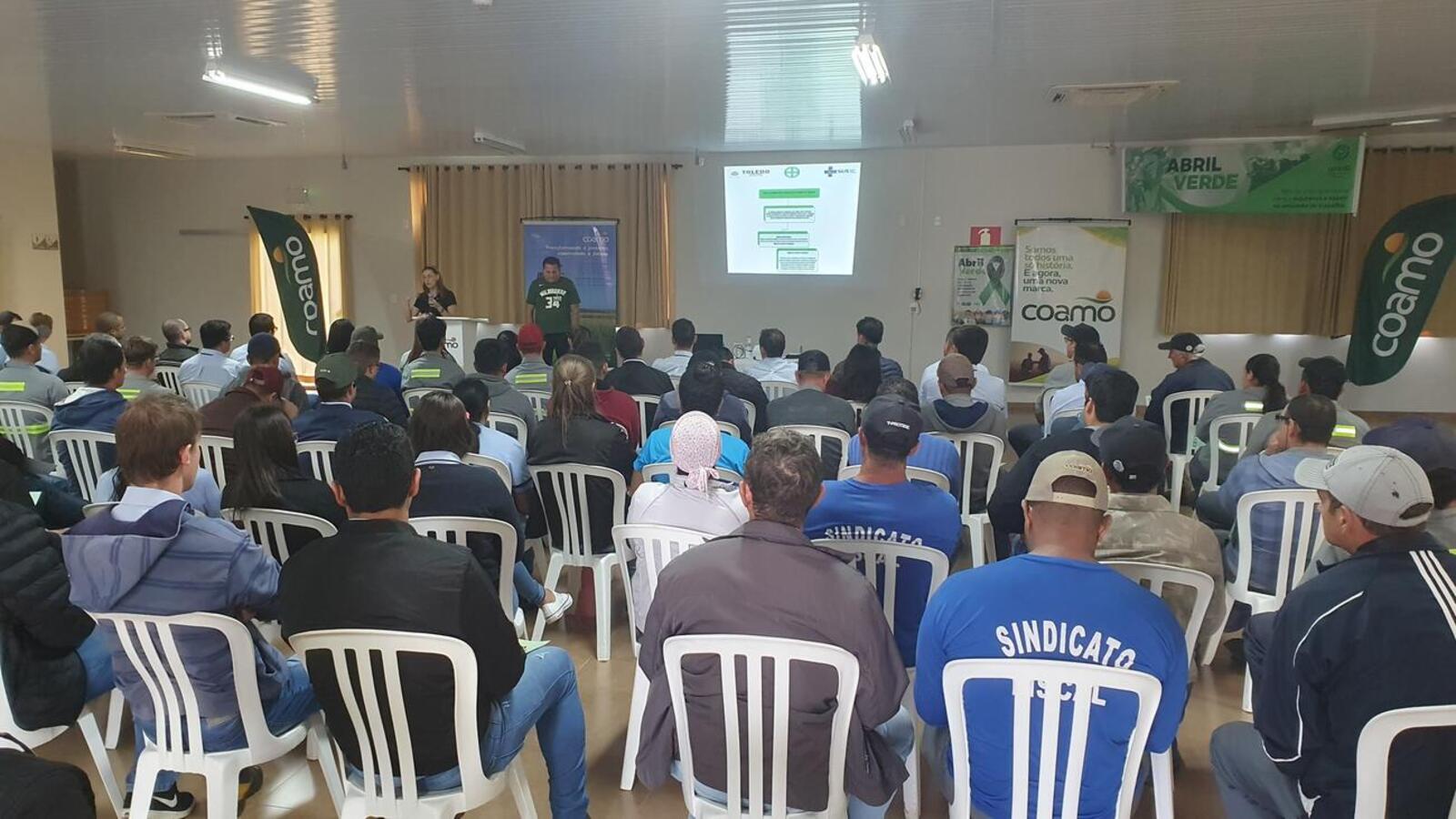 Aproximadamente seis mil trabalhadores receberam orientações para conscientização sobre segurança no trabalho durante o mês de abril em Toledo
