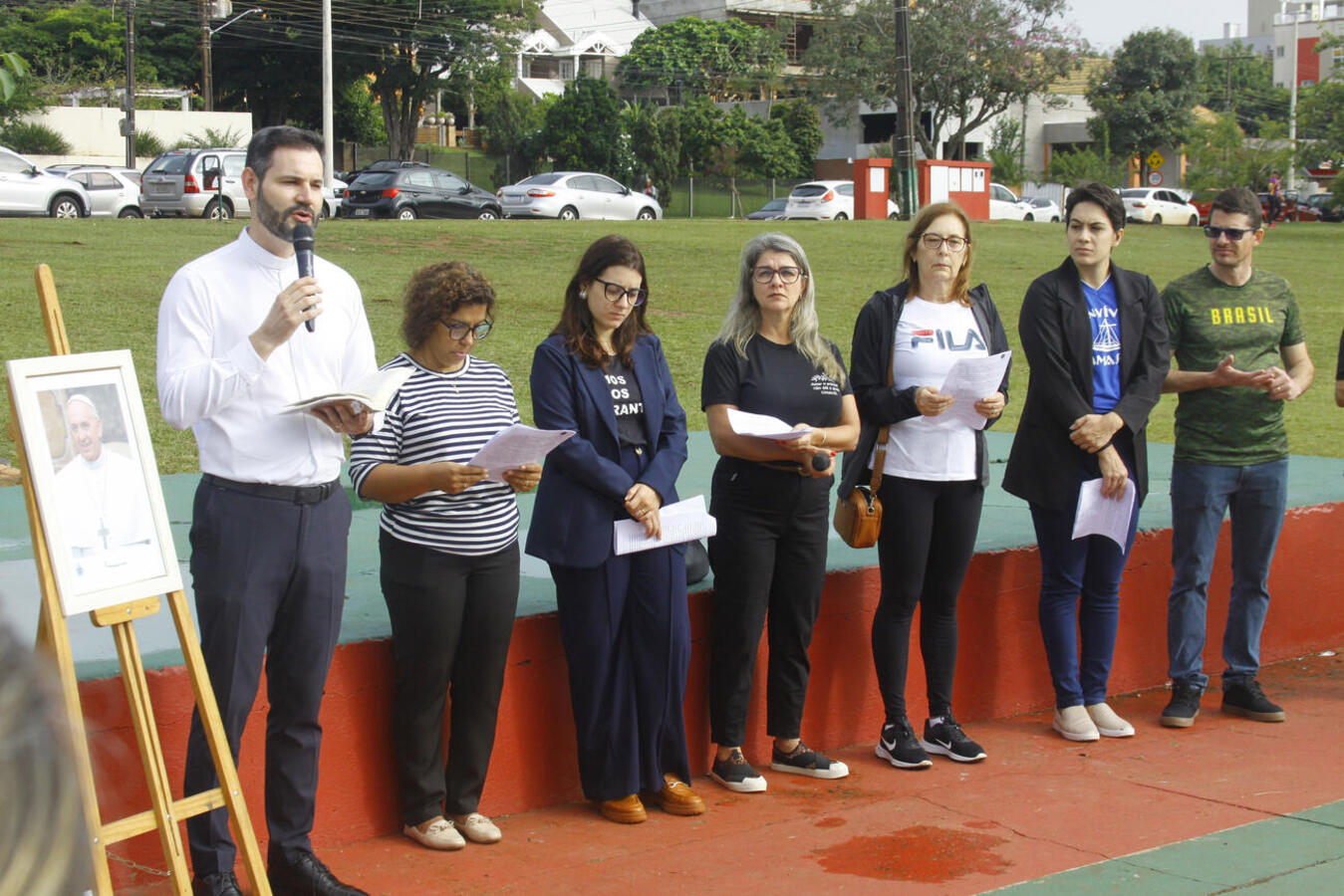 Foi plantado um Ipê-branco ao lado do letreiro “Eu amo Toledo” em homenagem ao papa Francisco