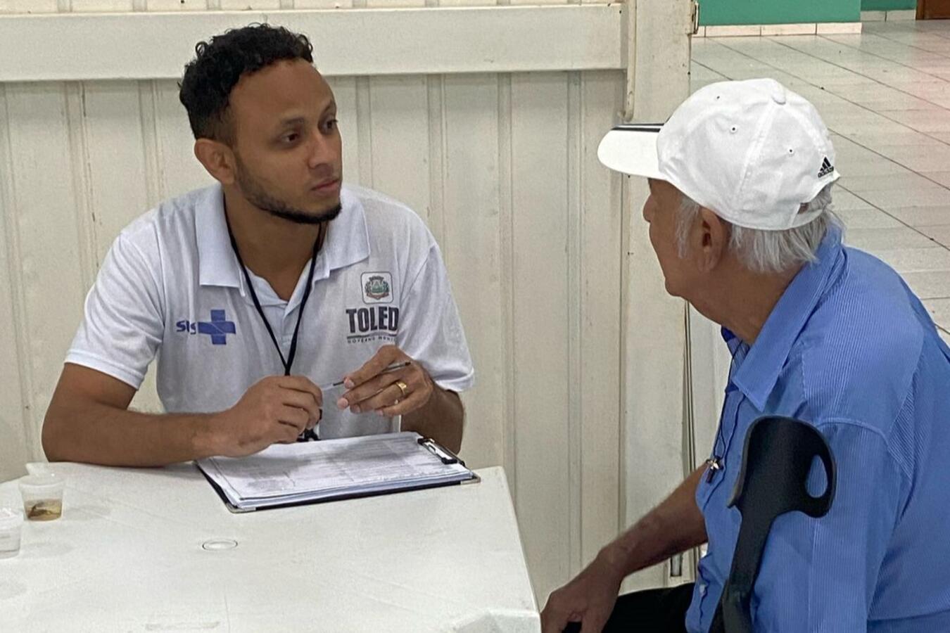 Foram realizadas diversas ações com a população, como aferição da pressão arterial, orientações e exercícios físicos