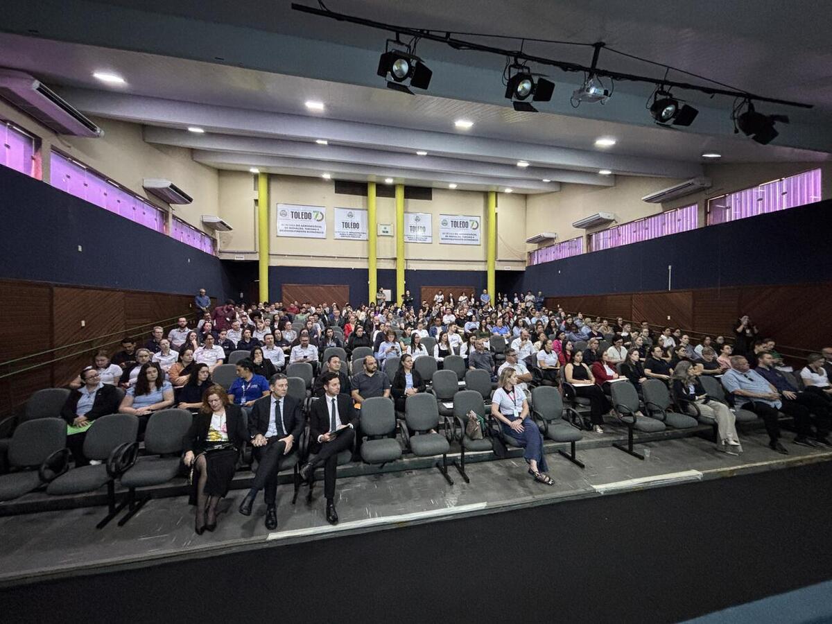 Foram realizadas palestras e debates sobre a nova legislação acerca de doenças psicossociais