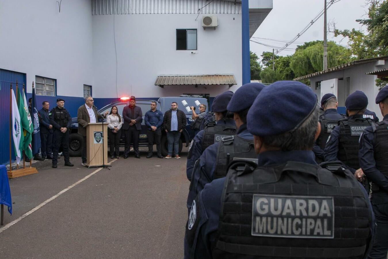 Em cerimônia realizada na manhã desta sexta-feira (25), a Guarda Municipal prestou homenagens ao policial municipal Elias Messias Cardoso pelos seus serviços