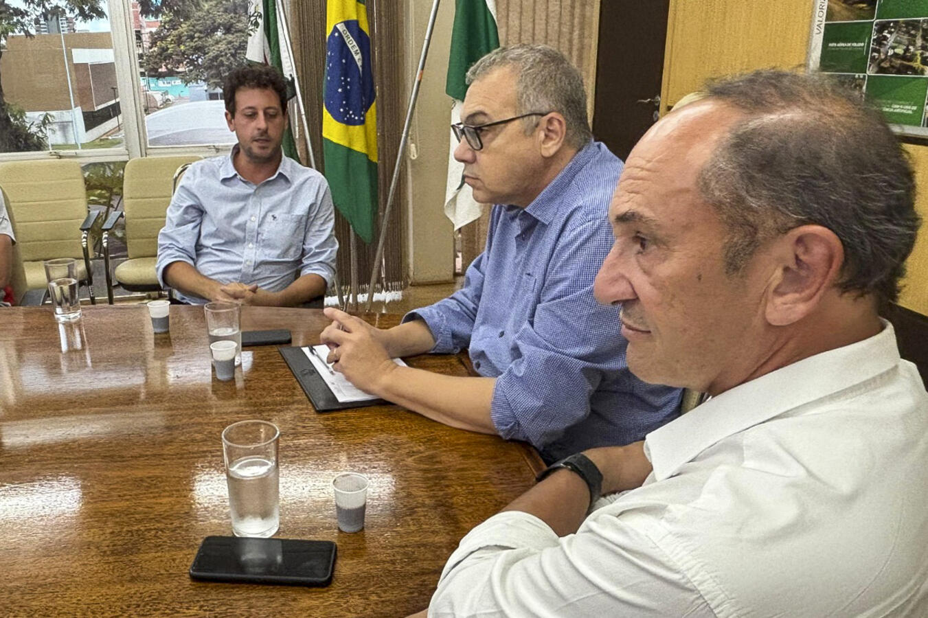 Representantes da Associação dos Pilotos de Kart de Toledo se reuniram com o prefeito Mario Costenaro e apresentaram até um projeto do novo circuito